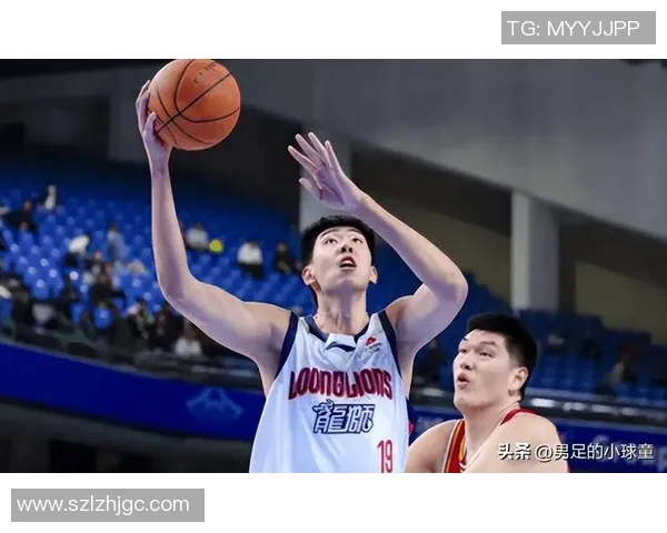 中国男篮新星在NBA夏季联赛崭露头角媒体盛赞其为未来之星
